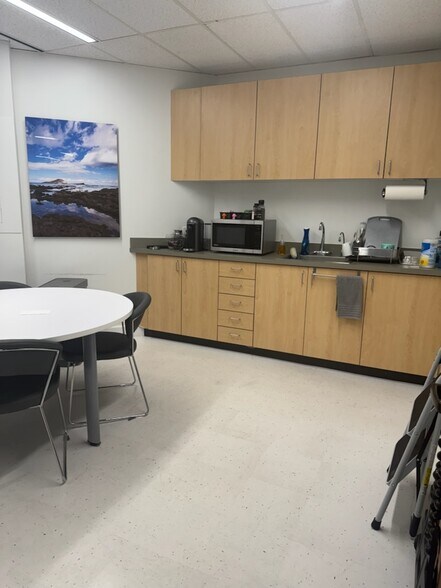 More Photos Of 733 Bishop St, Honolulu Office For Lease