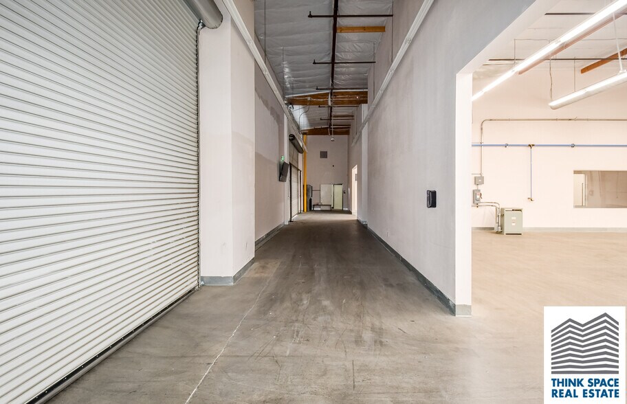 More Photos Of 9419 Mason Ave, Chatsworth Manufacturing For Lease