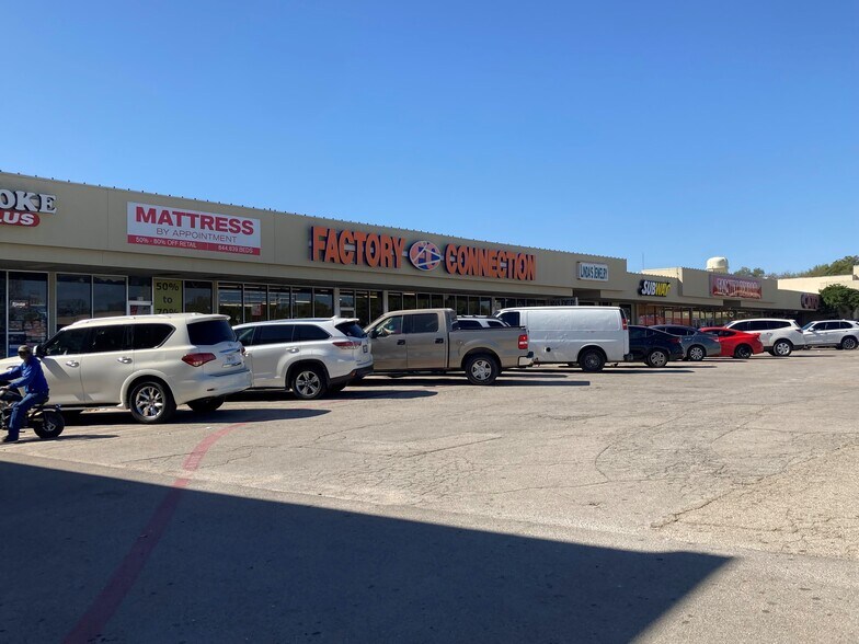 More Photos Of 601-701 Palo Pinto St, Weatherford Unknown For Lease