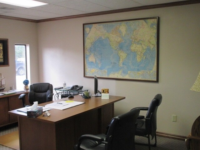 More Photos Of 205 W Hartford Ave, Ponca City Office For Lease