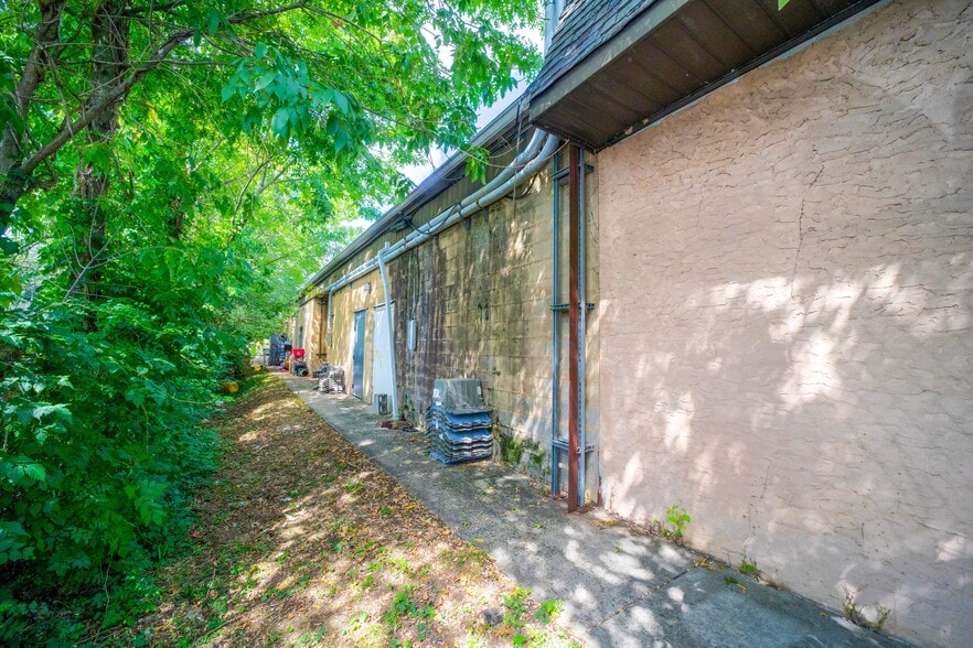 More Photos Of 303 US Highway 130, Bordentown Freestanding For Sale