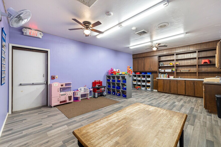 More Photos Of 1419 W London St, El Reno Religious Facility For Sale