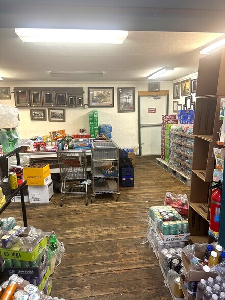 More Photos Of 91130 Donna Rd, Springfield Convenience Store For Sale