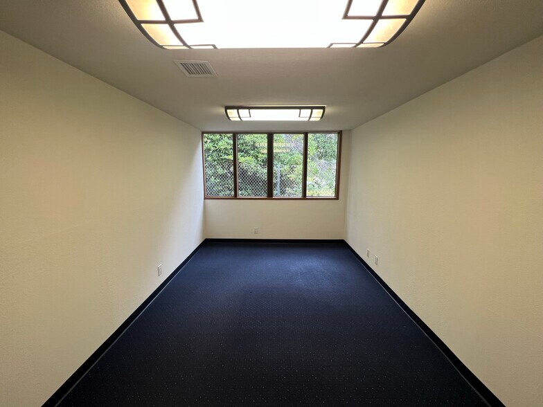 More Photos Of 1061 Valley Sun Ln, La Cañada Flintridge Medical For Lease