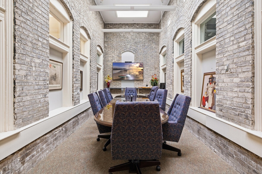 More Photos Of 1710 N 19th St, Tampa Office For Sale