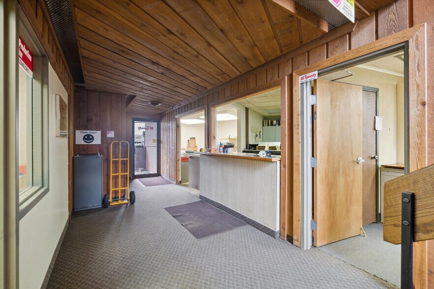 More Photos Of 4414 Bay Rd, Saginaw Storefront Retail Office For Sale