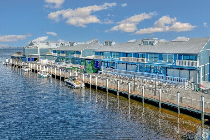 More Photos Of 1200 W Retta Esplanade, Punta Gorda Hotel For Lease