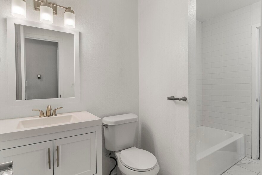 More Photos Of 2122 28th Ave, Greeley Apartments For Sale