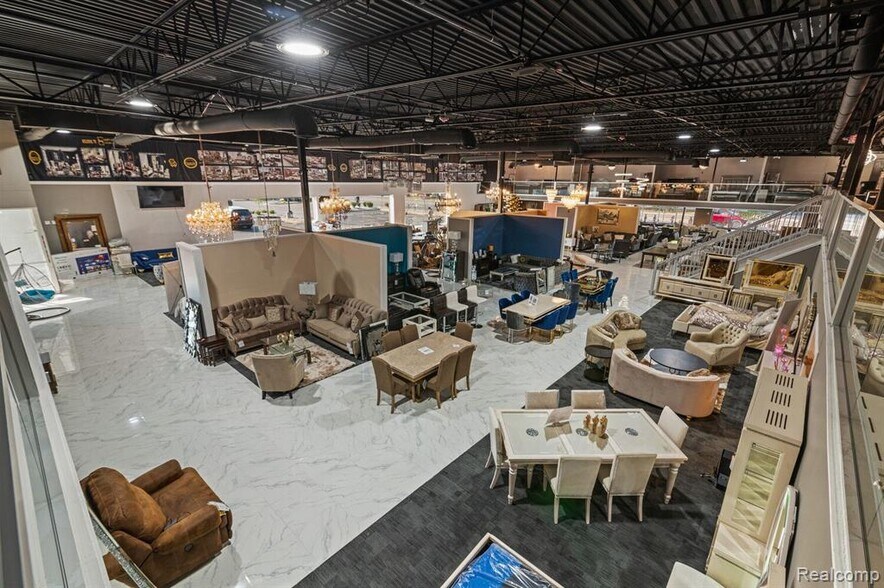 More Photos Of 29901 Ford Rd, Garden City Storefront For Lease