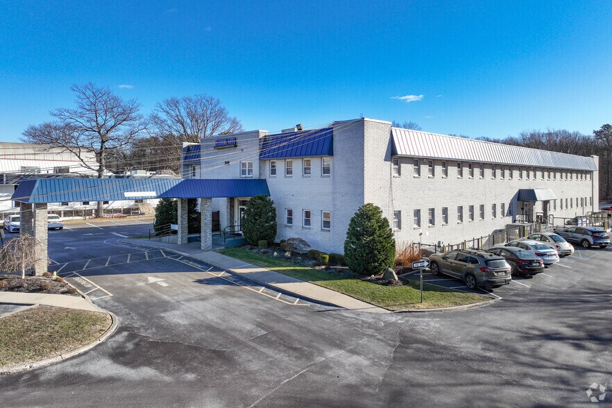 More Photos Of 240 Patchogue Yaphank Rd, East Patchogue Medical For Lease