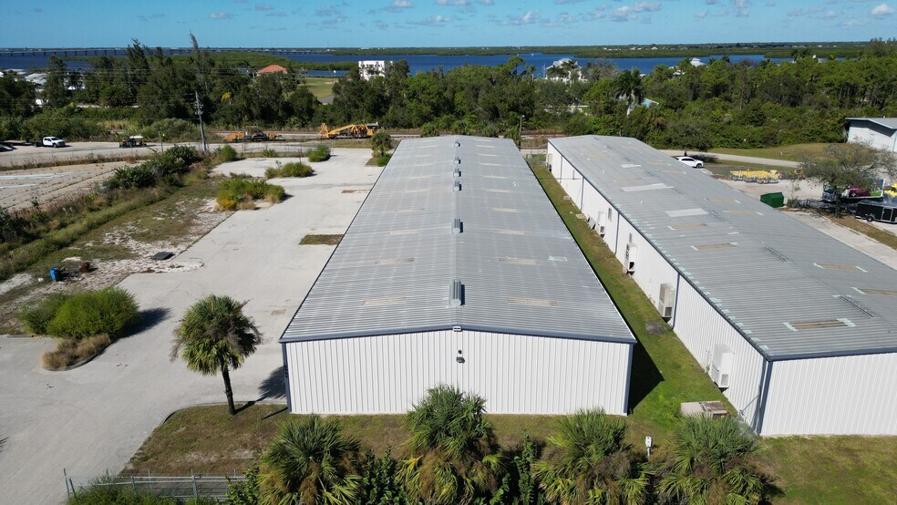 More Photos Of 5469 Williamsburg Dr, Punta Gorda Warehouse For Lease