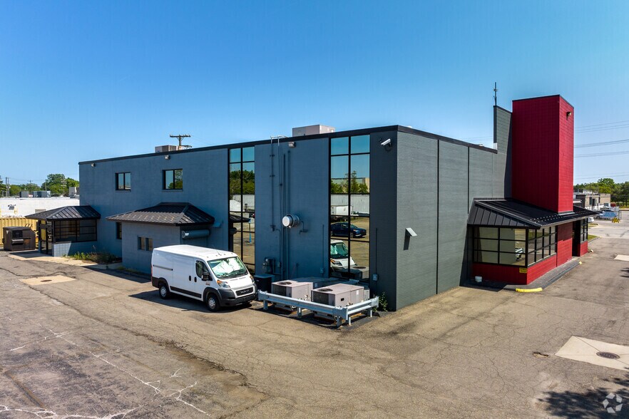 More Photos Of 11355 Stephens Rd, Warren Office For Lease