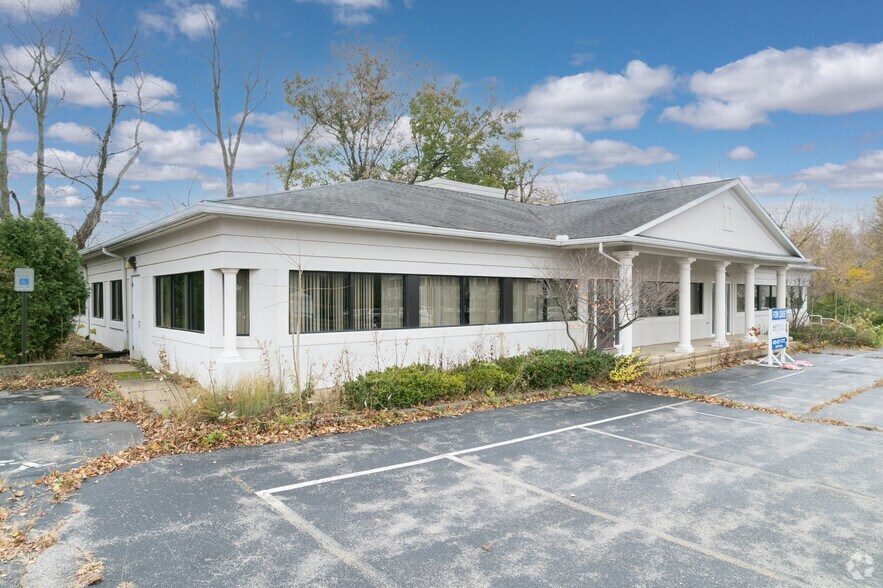 Primary Photo Of 6711 Monroe St, Sylvania Office For Sale