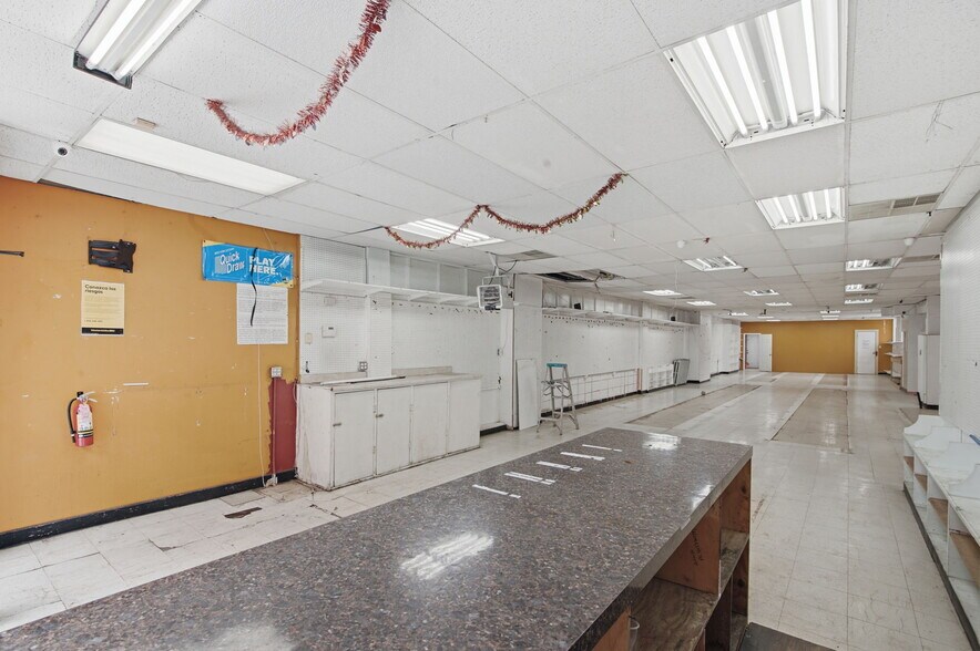 More Photos Of 7 New Main St, Haverstraw Storefront Retail Residential For Lease