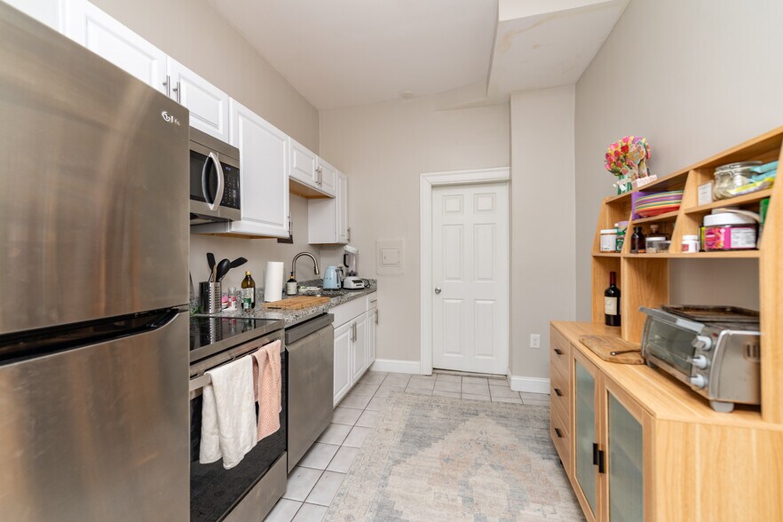 More Photos Of 470 Commonwealth Ave, Boston Apartments For Sale