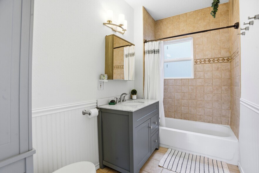 More Photos Of 1314 7th St, Oregon City Flex For Sale