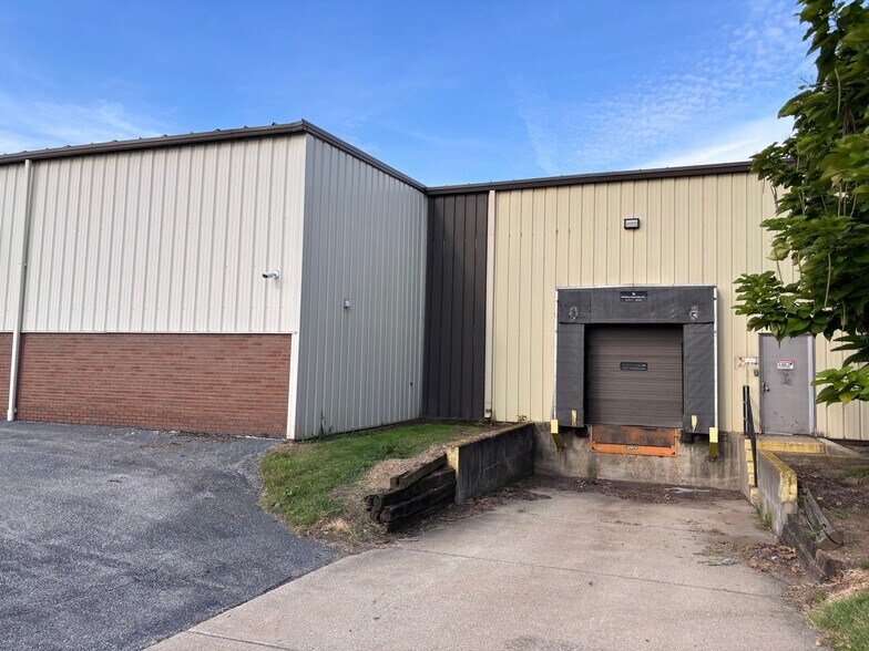 More Photos Of 1137 S Lafayette Blvd, South Bend Manufacturing For Sale