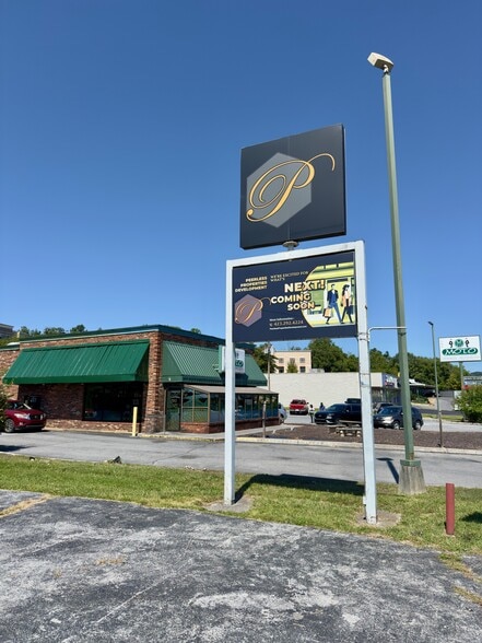 More Photos Of 2607 N Roan St, Johnson City Freestanding For Lease