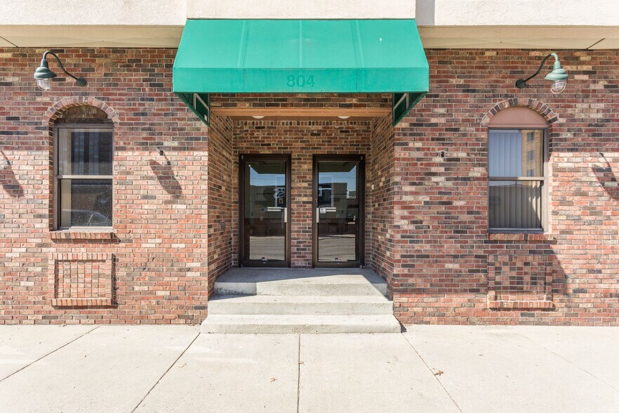 More Photos Of 838 N Delaware St, Indianapolis Unknown For Lease