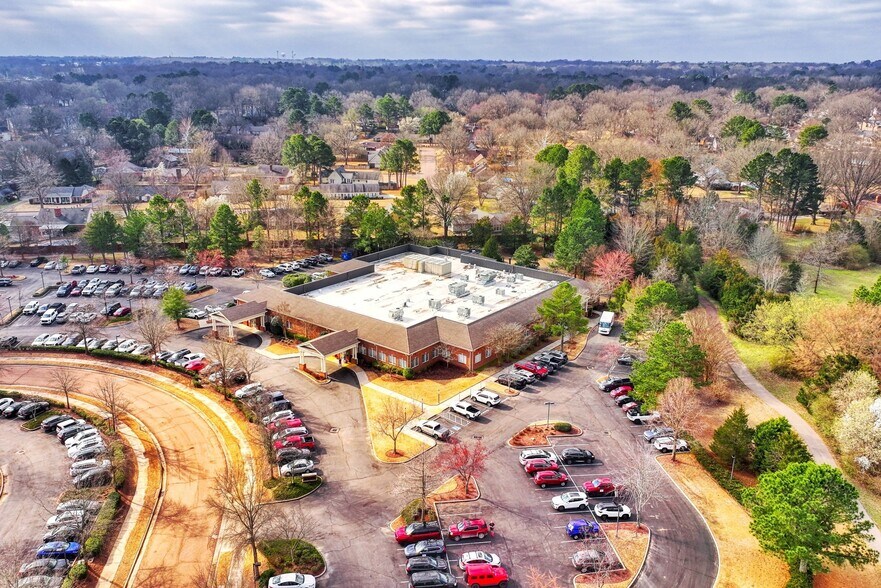 Primary Photo Of 1325 Wolf Park Dr, Germantown Medical For Sale