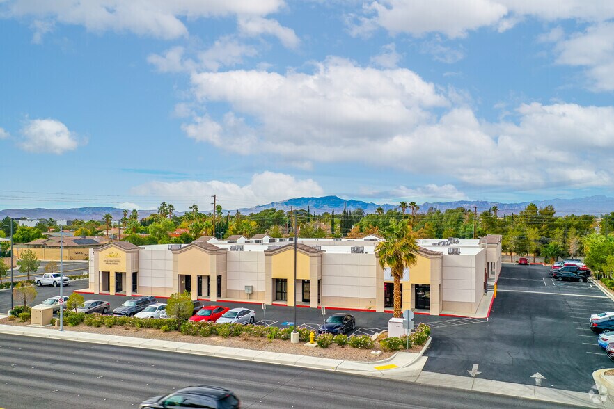 More Photos Of 7265 Dean Martin Dr, Las Vegas Flex For Lease