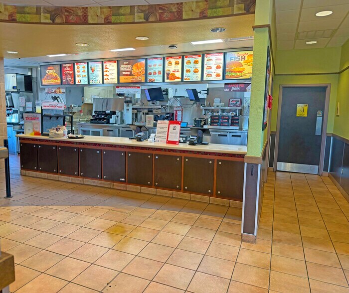 More Photos Of 13050 N Cleveland Ave, North Fort Myers Fast Food For Lease