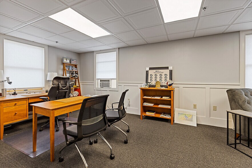 More Photos Of 323 State St, Augusta Office Residential For Sale