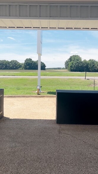 Primary Photo Of 5939 US-72 Hwy, Killen Freestanding For Lease