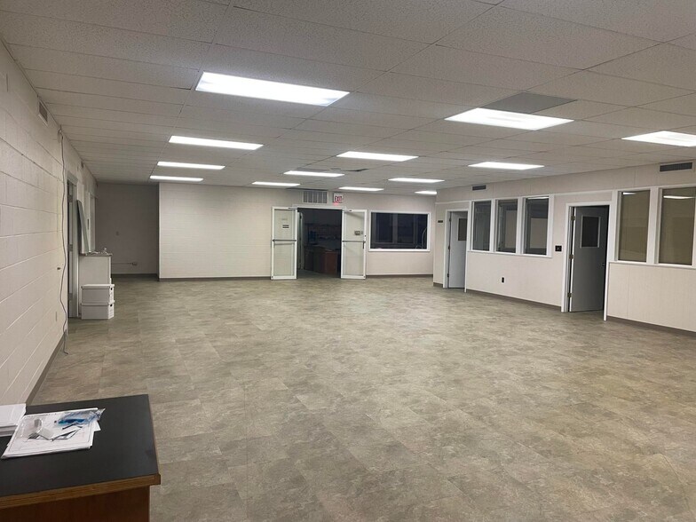 More Photos Of 100 Public Sq, Somerset Office For Lease