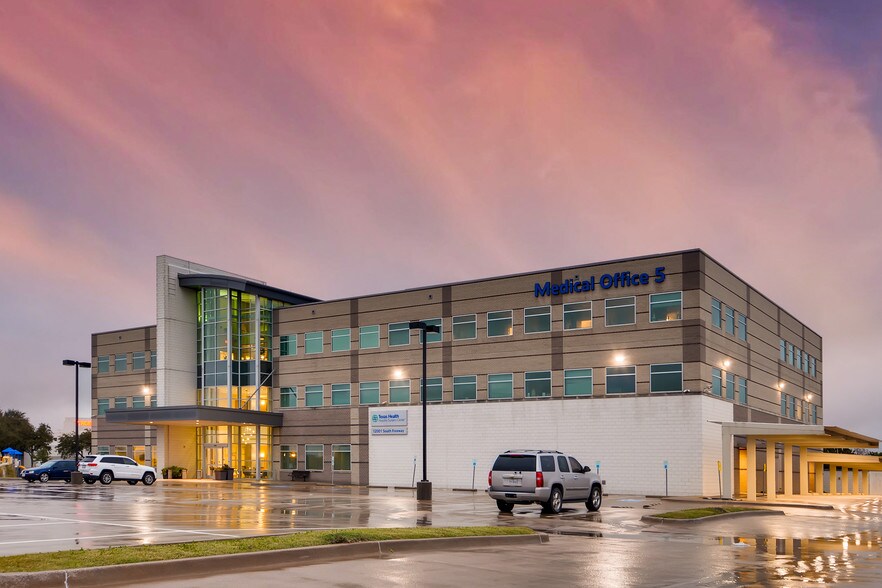 More Photos Of 12001 South Fwy, Burleson Medical For Lease