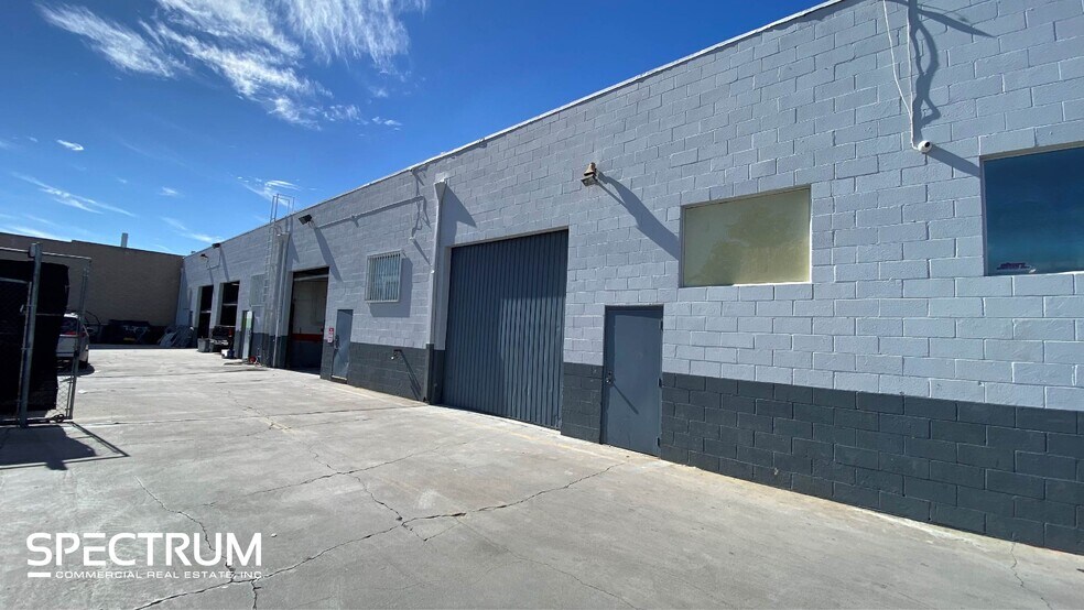 More Photos Of 10140-10158 Canoga Ave, Chatsworth Service For Lease
