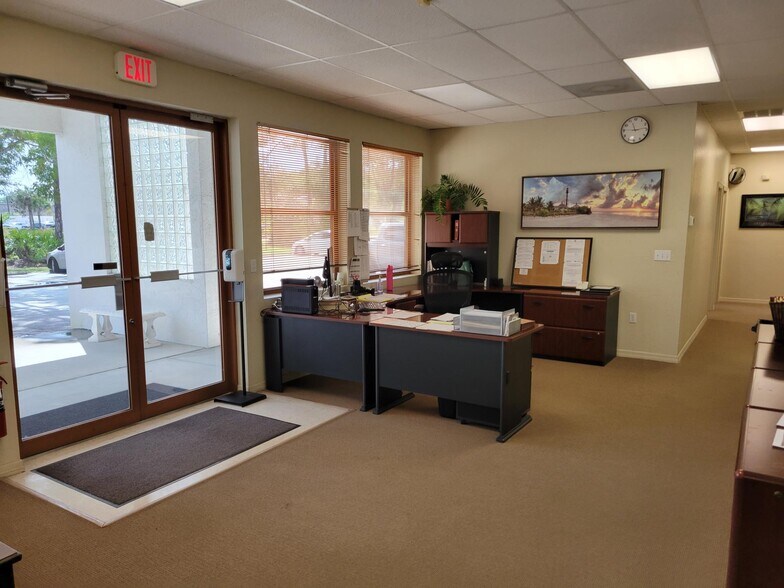 More Photos Of 9970 Bavaria Rd, Fort Myers Light Distribution For Sale