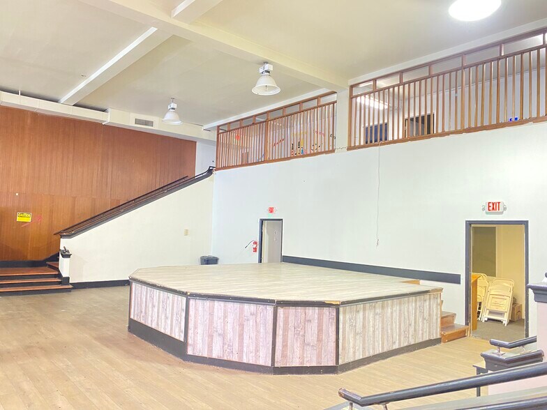 More Photos Of 117 S Main St, Red Springs Storefront For Sale