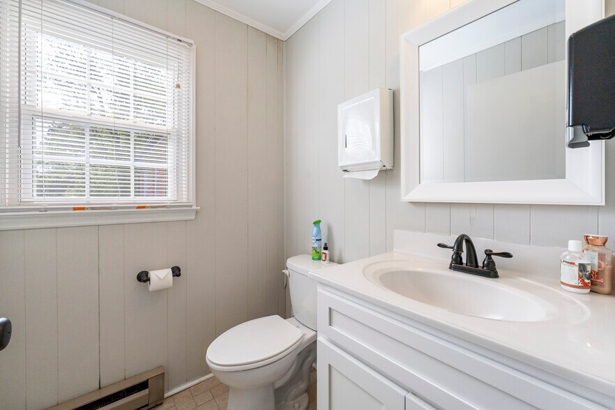 More Photos Of 2310 Concord Lake Rd, Kannapolis Office Residential For Lease