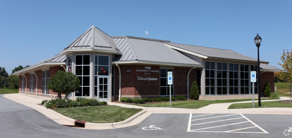 Primary Photo Of 1393 Carrollton Crossing Dr, Kernersville Medical For Lease