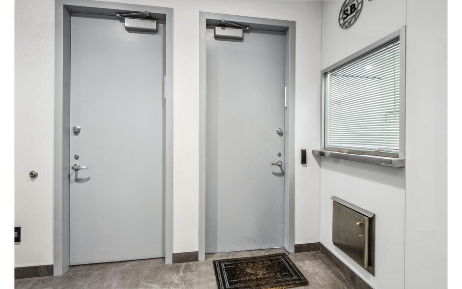 More Photos Of 50 W 47th St, New York Office Residential For Sale