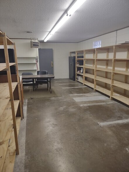 More Photos Of 312 W Knapp St, Rice Lake General Retail For Lease