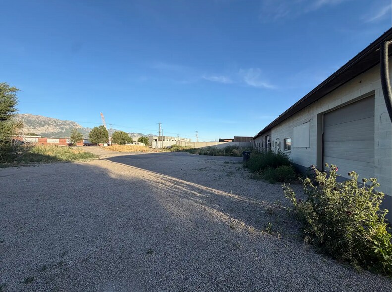 More Photos Of 589 N Geneva Rd, Lindon Warehouse For Sale