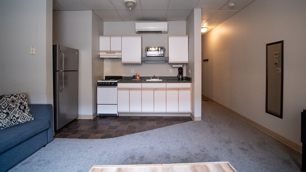 More Photos Of 113 N Broadway, Rochester Storefront Retail Residential For Sale