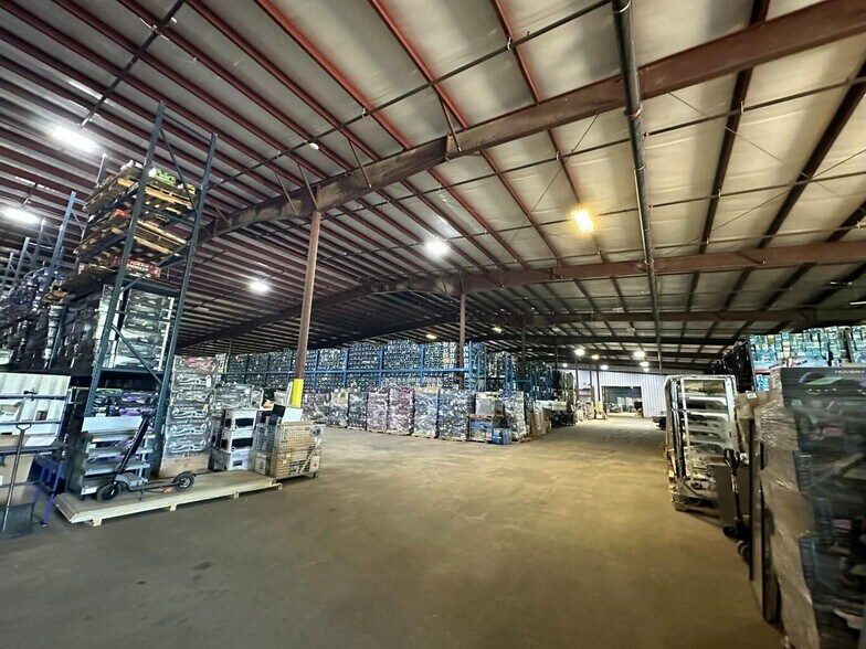 More Photos Of 1301 Industrial Park Rd, Mountain Grove Warehouse For Sale
