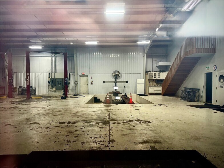 More Photos Of 1575 N Bendix Dr, South Bend Auto Repair For Sale