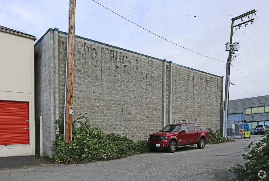 More Photos Of 320A Stewardson Way, New Westminster Showroom For Sale