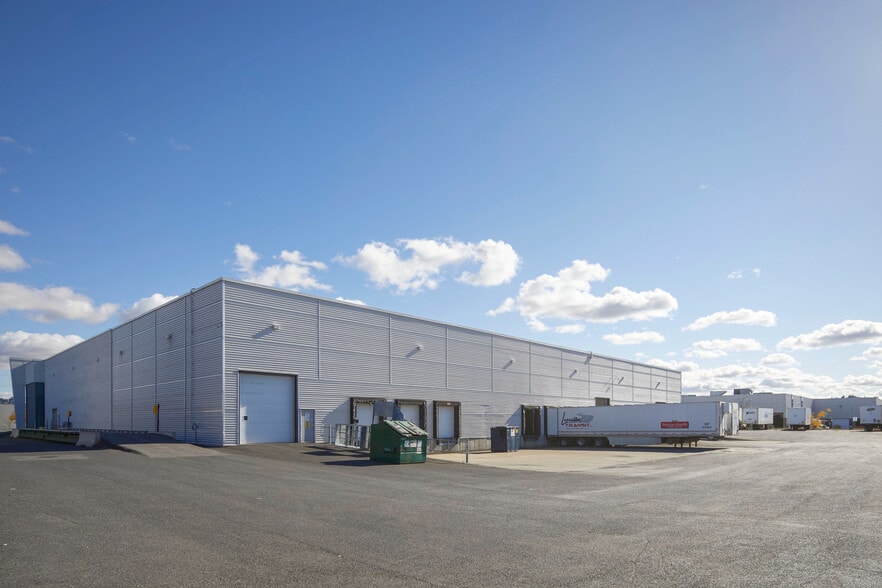 More Photos Of 2625-2655 Boul Jacques-Cartier E, Longueuil Flex For Lease