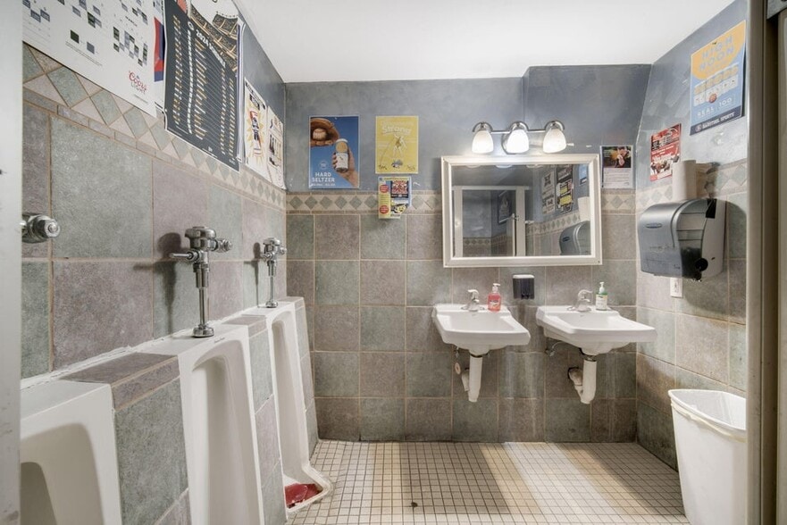 More Photos Of 6317 W Bluemound Rd, Milwaukee Bar For Sale