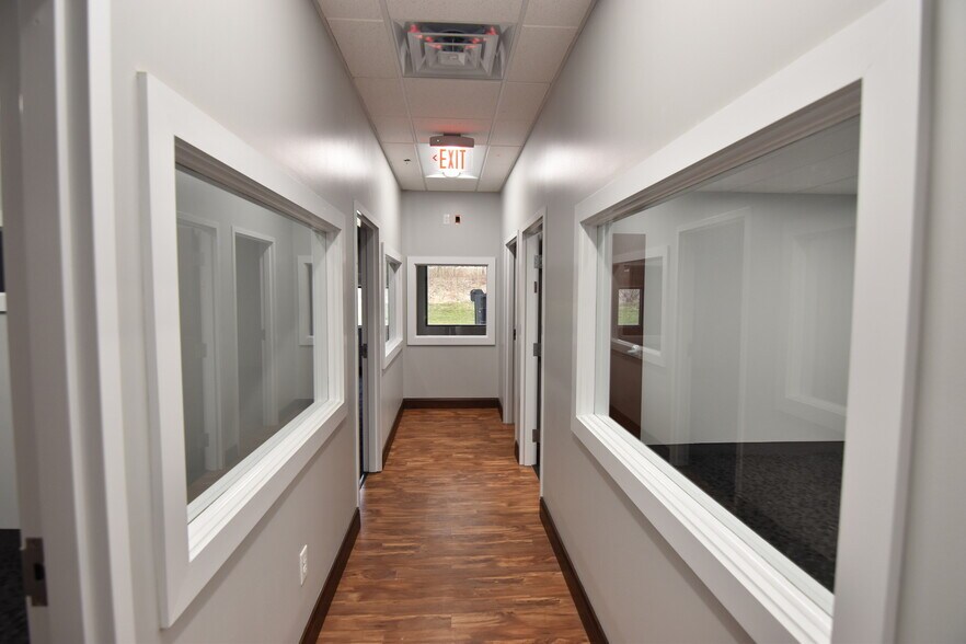 More Photos Of 387 Medina Rd, Medina Light Manufacturing For Lease