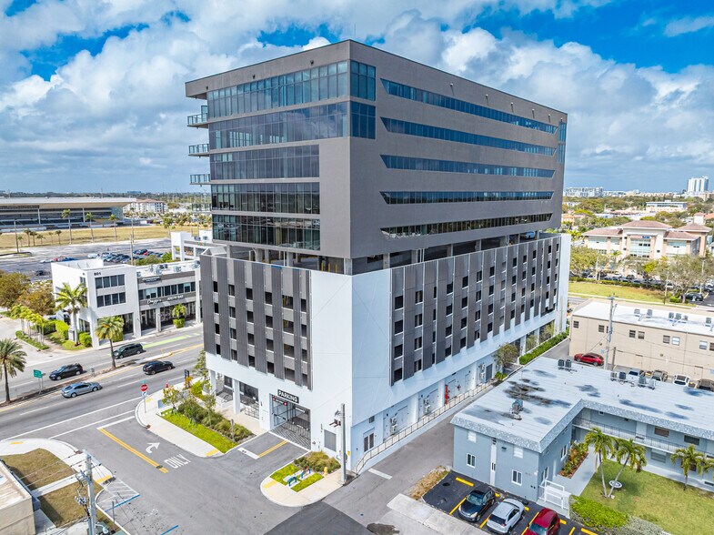 More Photos Of 800 N Federal Hwy, Hallandale Beach Office For Sale