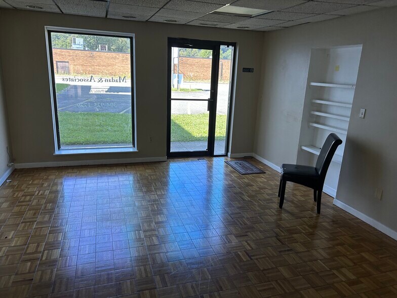 More Photos Of 5130 MacCorkle Ave SE, Charleston Office For Lease