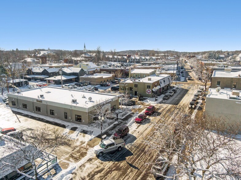 More Photos Of 11 Water St, Excelsior Freestanding For Lease