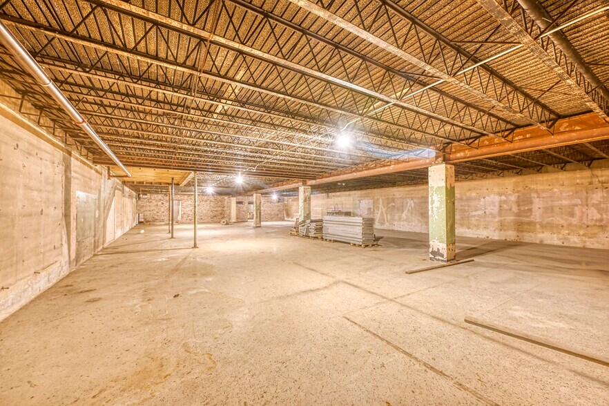 More Photos Of 237-245 Broad St, Kingsport Storefront For Sale