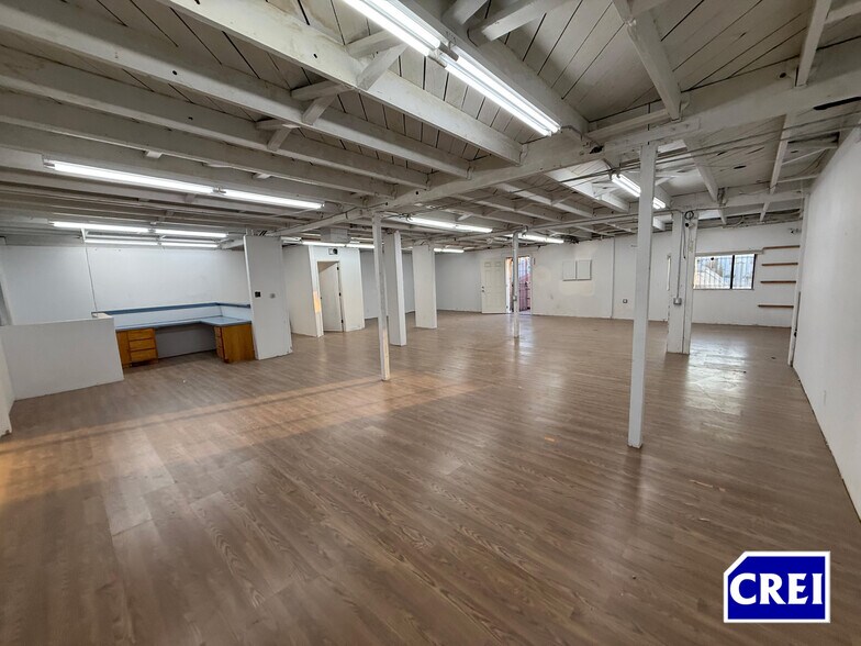 More Photos Of 6809 S Victoria Ave, Los Angeles Service For Lease